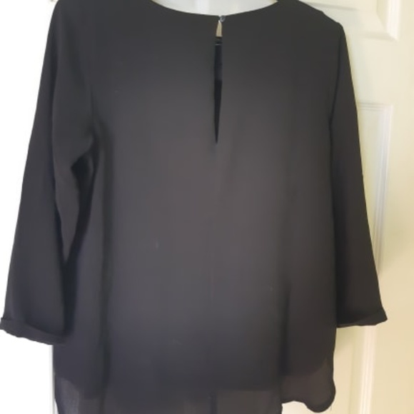 Pretty black blouse - Picture 2 of 3